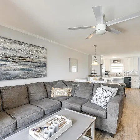 Ocean Isle Beach Condo With Balcony Steps To Shore!
